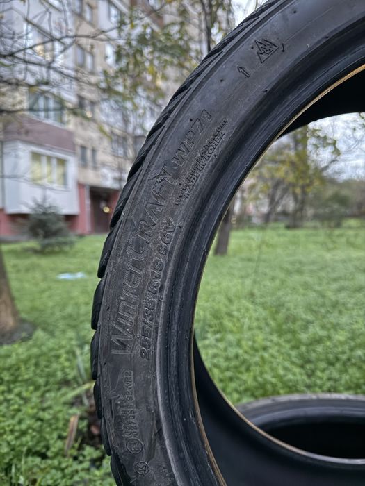 Зимни гуми 255/35/19