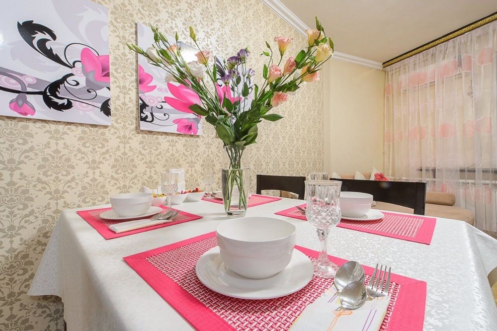 Посуточно трехкомнатная Шевченко 75