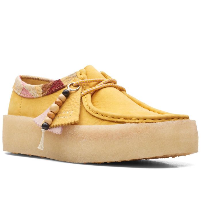 НОВО! Дамски обувки тип Wallabees Limited Edition Clarks Жълто