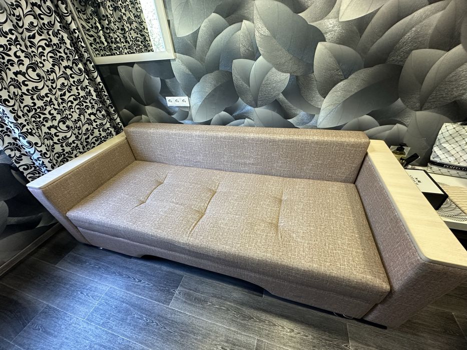 Продам диван.