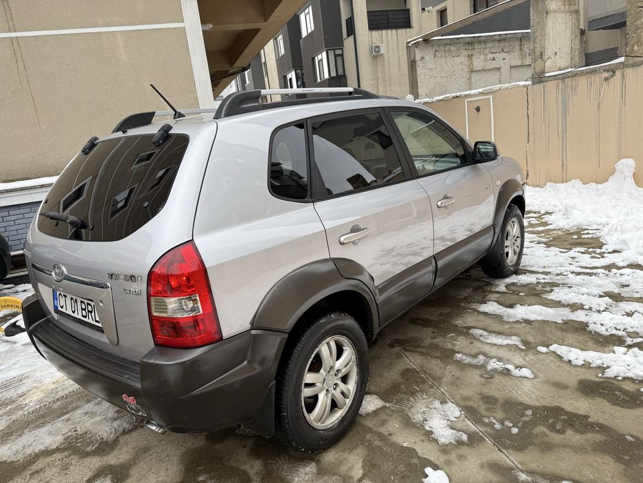 Hyundai Tucson  2.0 CRDi 4x4 decuplabil