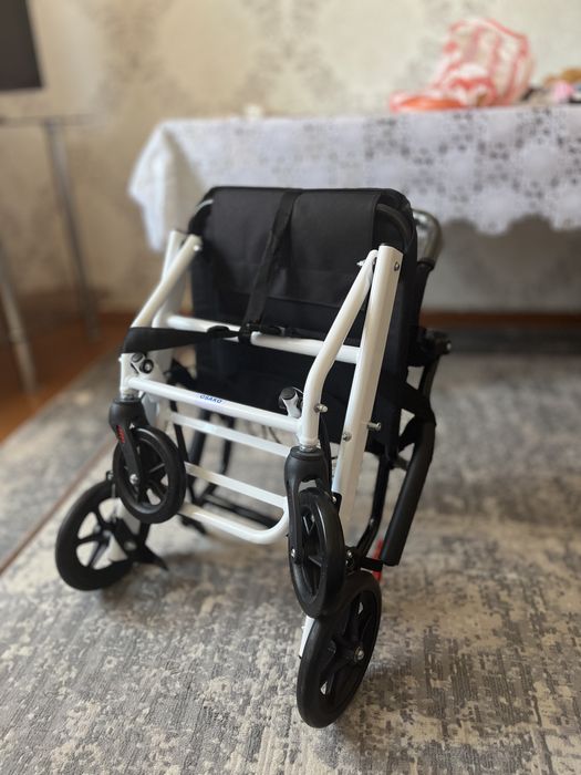 Кресло-каталка для пожилых