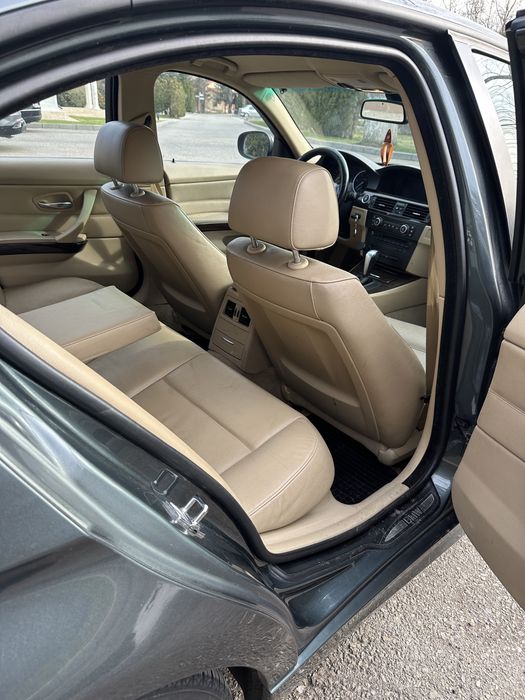 BMW seria 3 E90 LCi 2010 2.0d xdrive 177CP Automat Euro 5