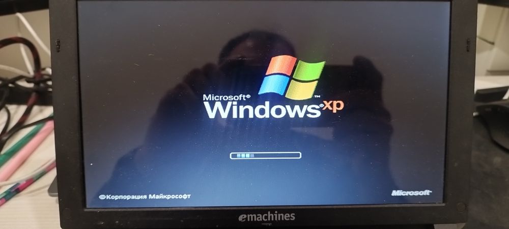 Нетбук eMachines eM350