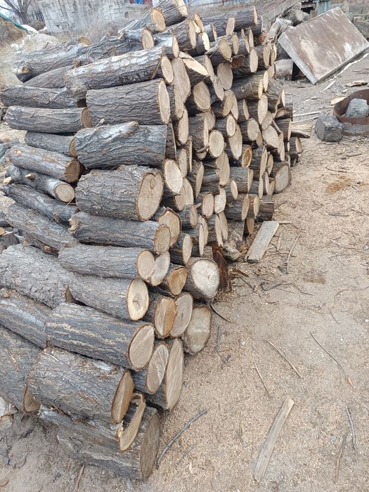 Продам сухие дрова, куб 15 тыс навалом , 3 куба 45 тыс