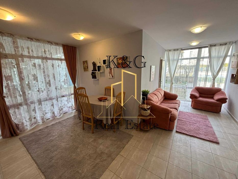 Двустаен апартамент в к-к " Слънчев бряг "