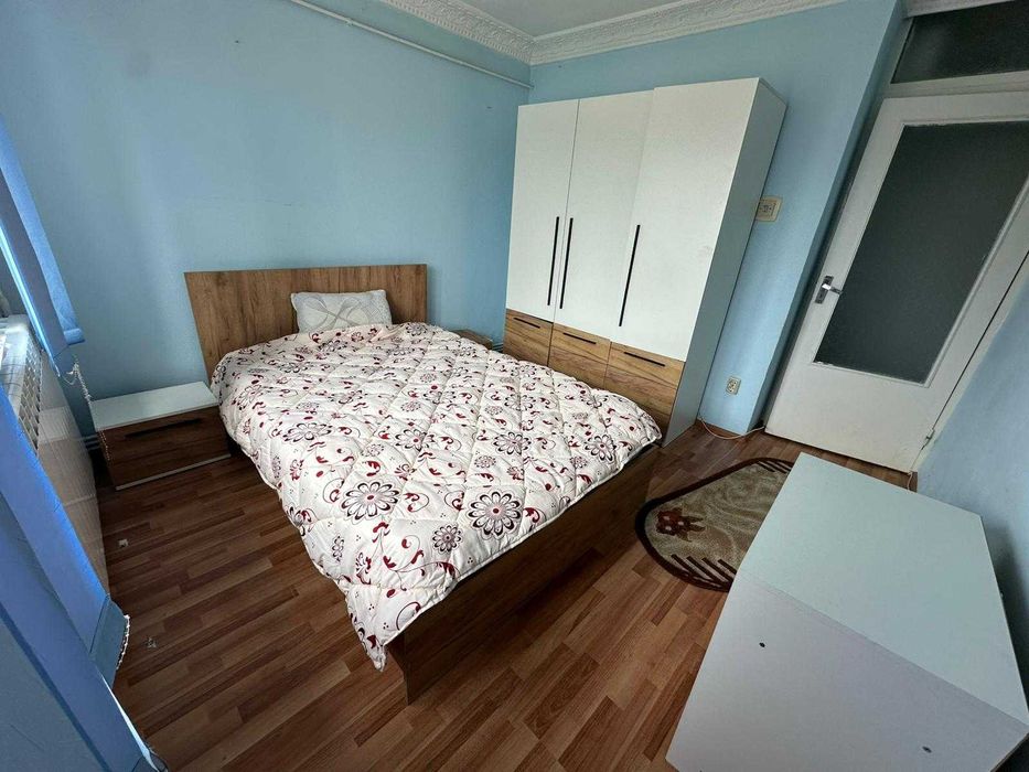 Închiriez apartament 2 camere Micro 17 – parcare inclusă