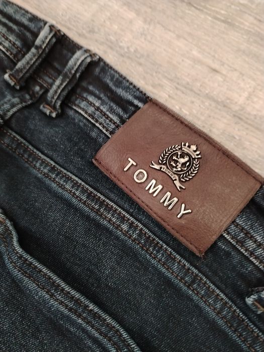 Продам мужские джинсы