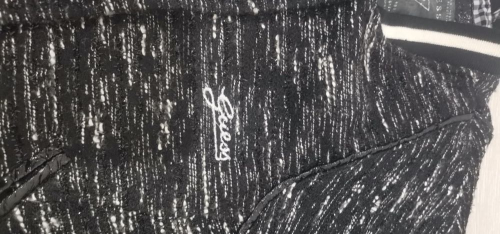 Guess дамско якенце