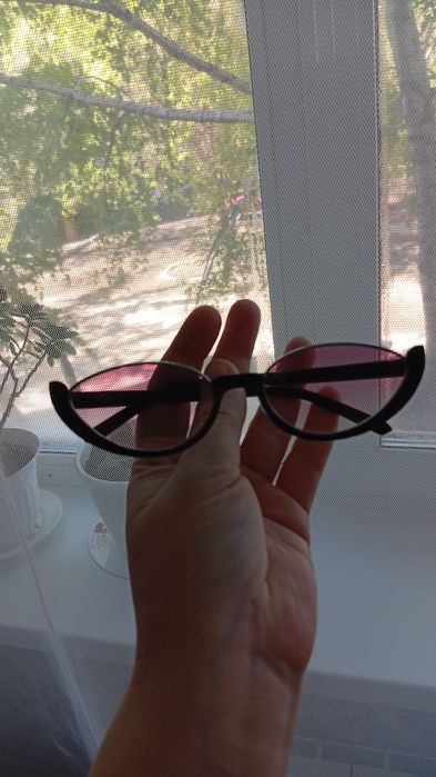 Продам солнцезащитные очки.