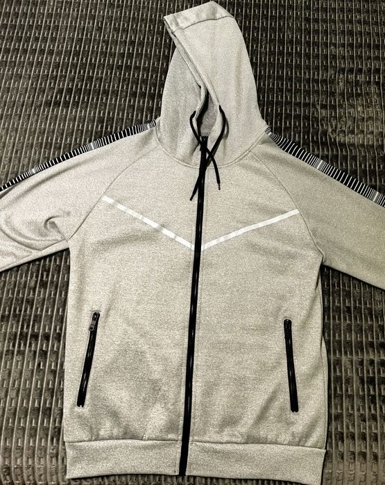 Мъжки Суичър Сив М-Размер [НОВО]