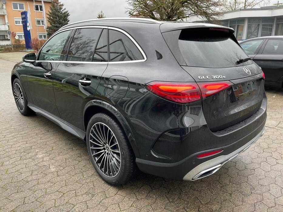 Mersedes Bens GLC 300e (Гибридный)
