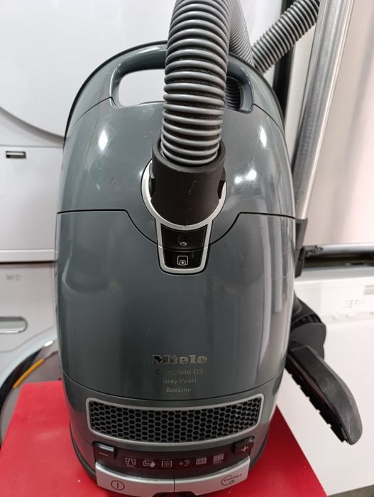 Прахосмукачка Miele Complete C3 Grey Pearl