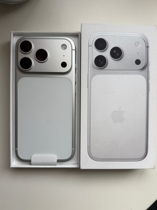 iPhone 17 pro 512GB  Silver