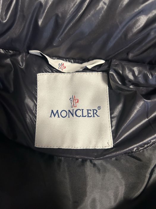 Vesta Moncler negru