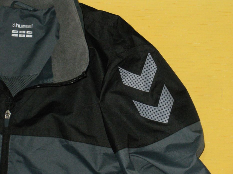 HUMMEL оригинална нова мъжка ветровка L