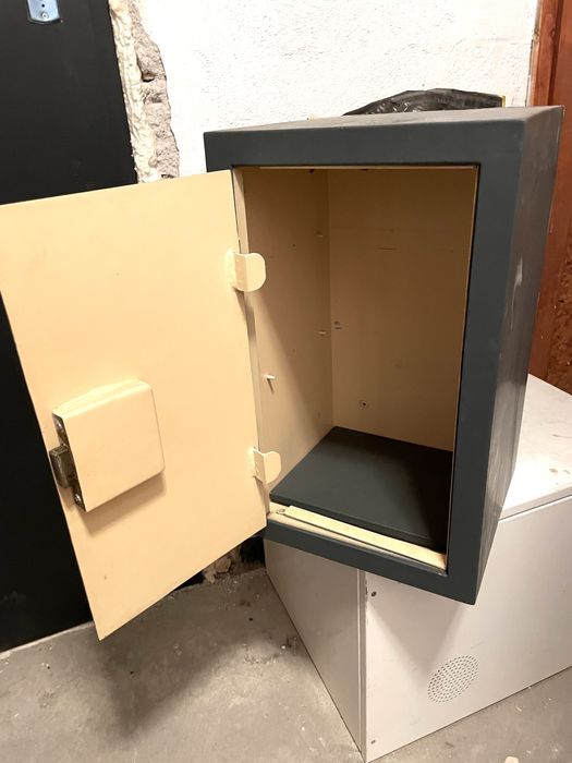 Сейф-каса с голяма вместимост!