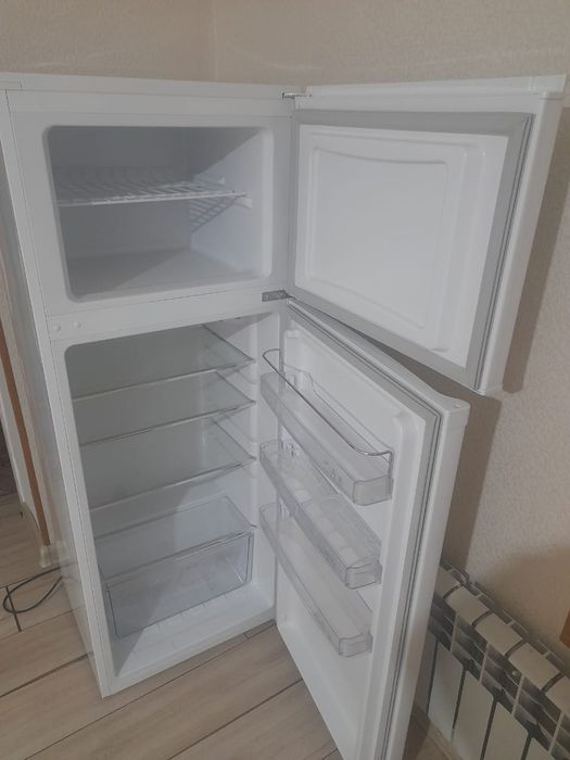 Продаётся холодильник Artel