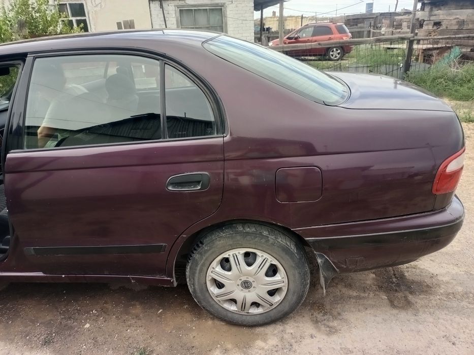 Тойота Карина е продам или обмен