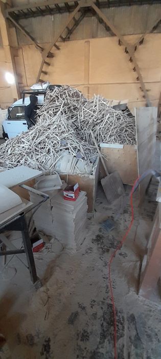 O‘tin sotiladi bektemir tumani Chirchiq bo‘yi 10 A