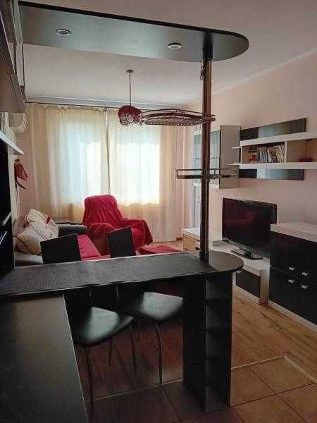 Дава се под наем Двустаен апартамент в Бургас, Зорница - 60 кв.м за 612 € - Снимка #2