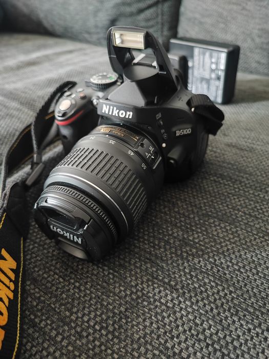 Camera foto NIKON DSLR D5100