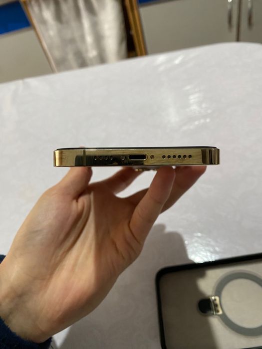 Продам айфон 13 про макс