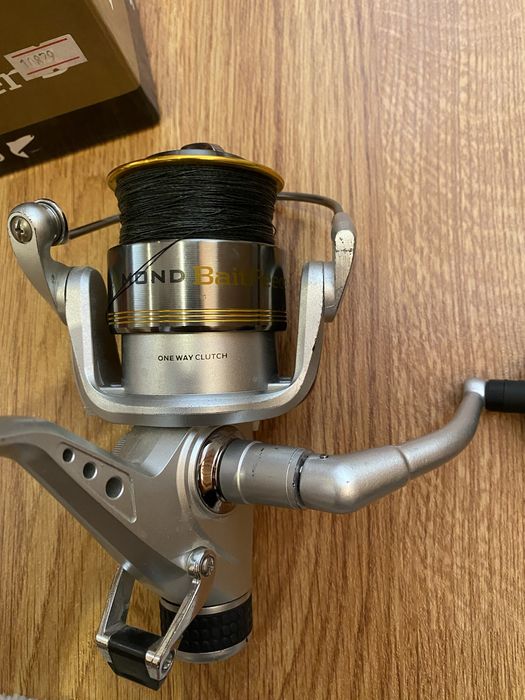 Salmo diamond 5 baitfeeder катушка