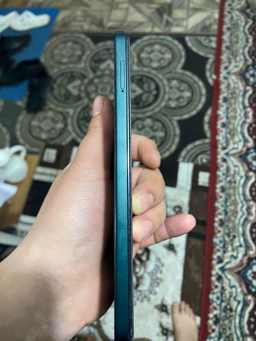 Продам телефон vivo y04