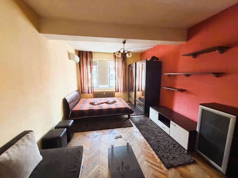 1-стаен в София-Център площ 50 цена 550