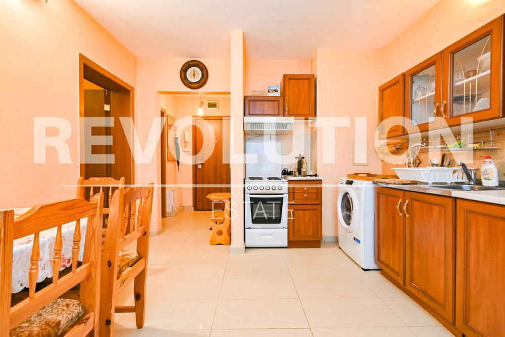 Дава се под наем Двустаен апартамент в София, Център - 70 кв.м за 550 € - Снимка #3