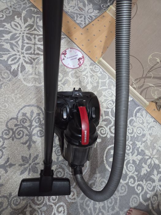 Пылесос Самсунг черный