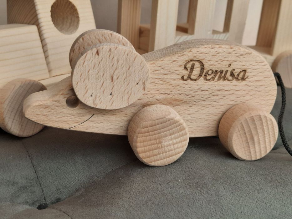 Soricel Jucarie din lemn personalizata