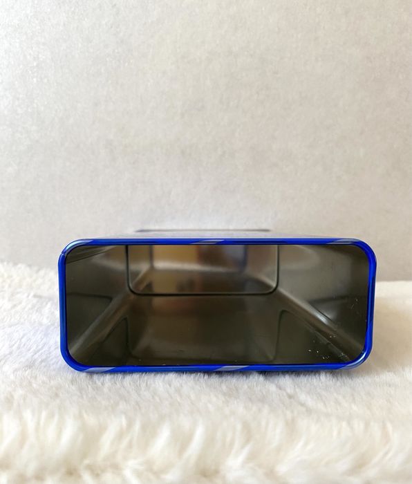 Жестяная баночка