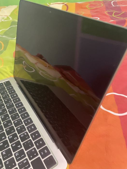 Продавам Apple MacBook Air M2 (2022) – 13.6” | 8GB RAM 256 GB | Отлично състояние