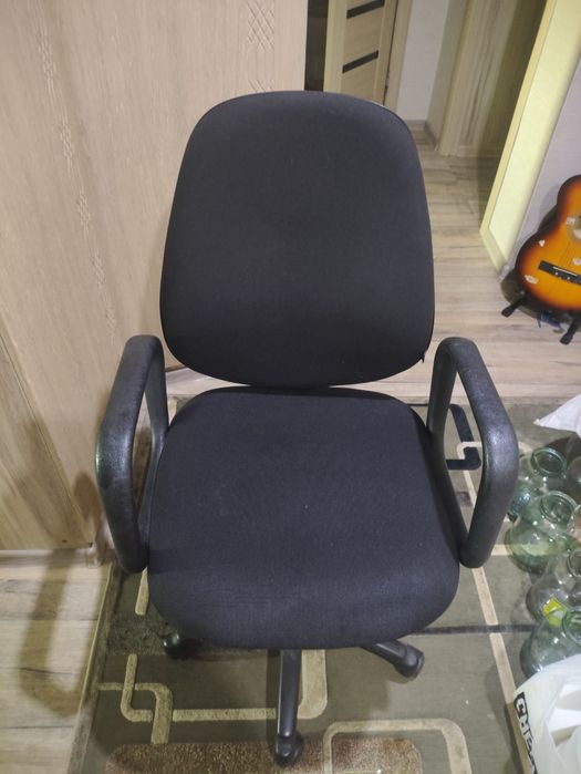 Продам офисные кресла!