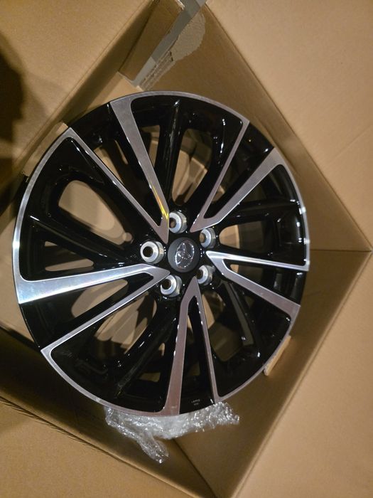 Jante de aliaj  originale Toyota pe 19