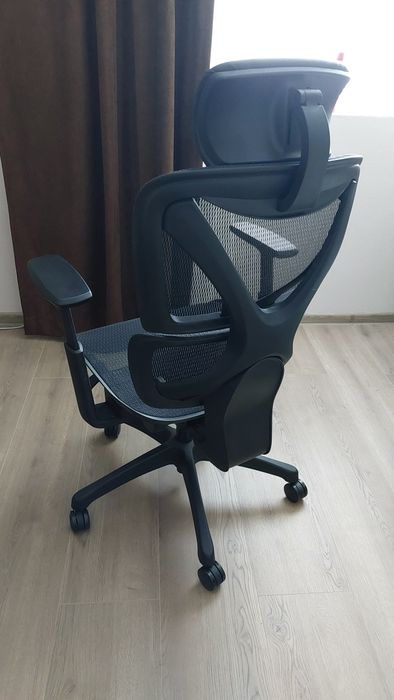 Ергономичен офис стол