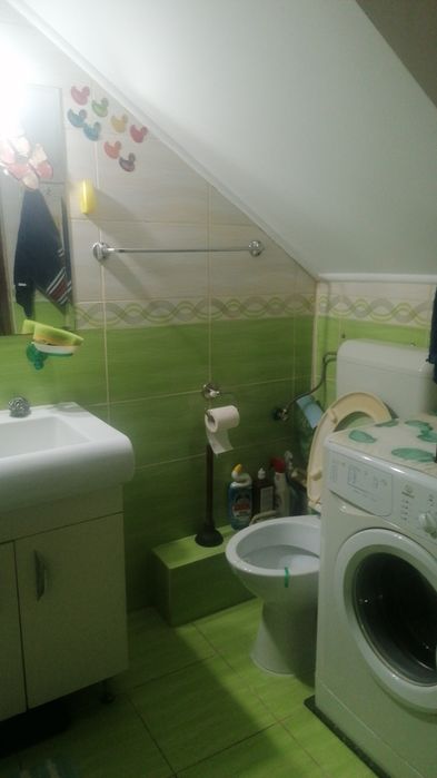 Închiriez studio