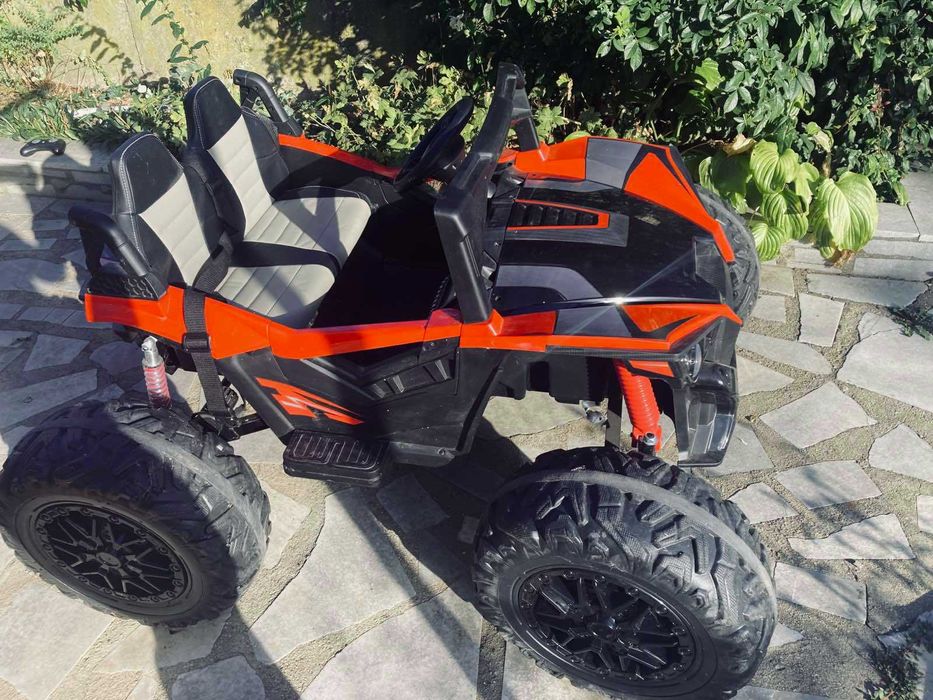 Детски акумулаторен джип с 4 мотора(24V) и родителски контрол