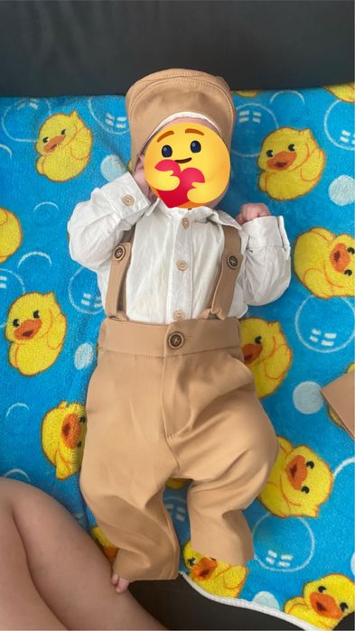 Costume  pentru botez