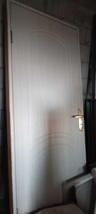 Двери деревянное межкомнатные