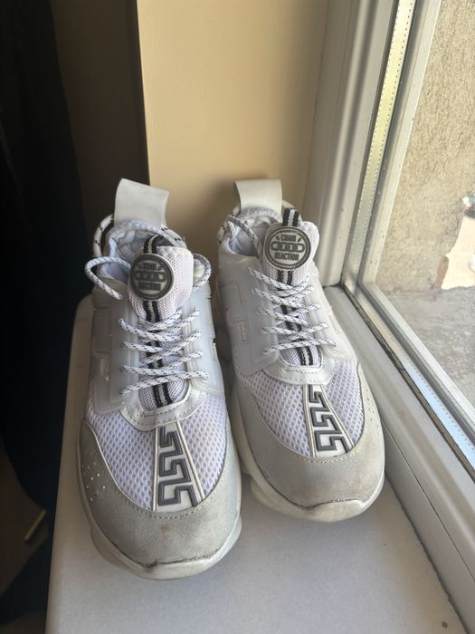 Versace chain reaction