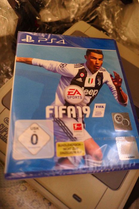 FIFA 2019 ca nou si SIGILAT Consola PS4 Joc PlayStation 4 CUSA 11608