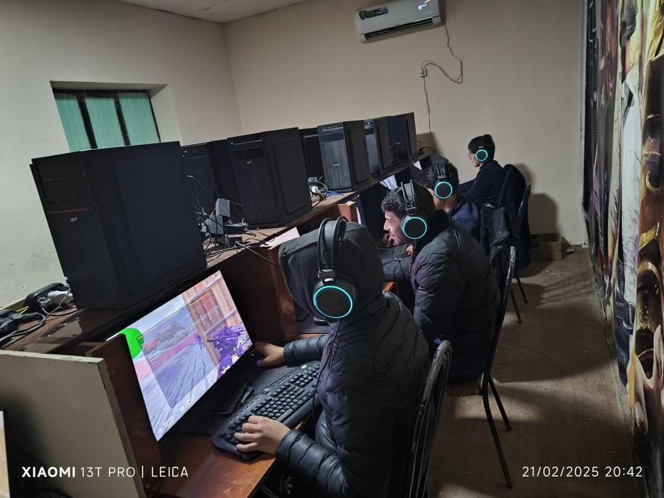 Kampyuter xona sotiladi.yahshi sastayanada.gt5 pabji  oʻynaydi