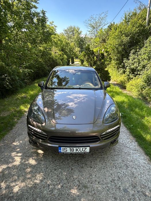 PORSCHE Cayenne 2012