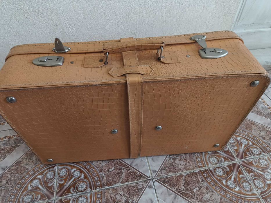 2 Geamantan mari retro vechi anii '70/valize vintage