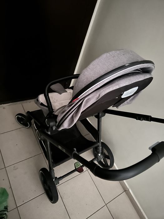 Продам детскую коляску