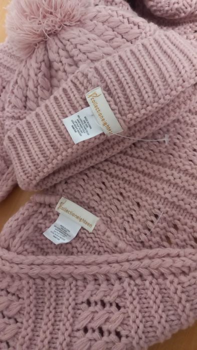 Set fular și căciulă