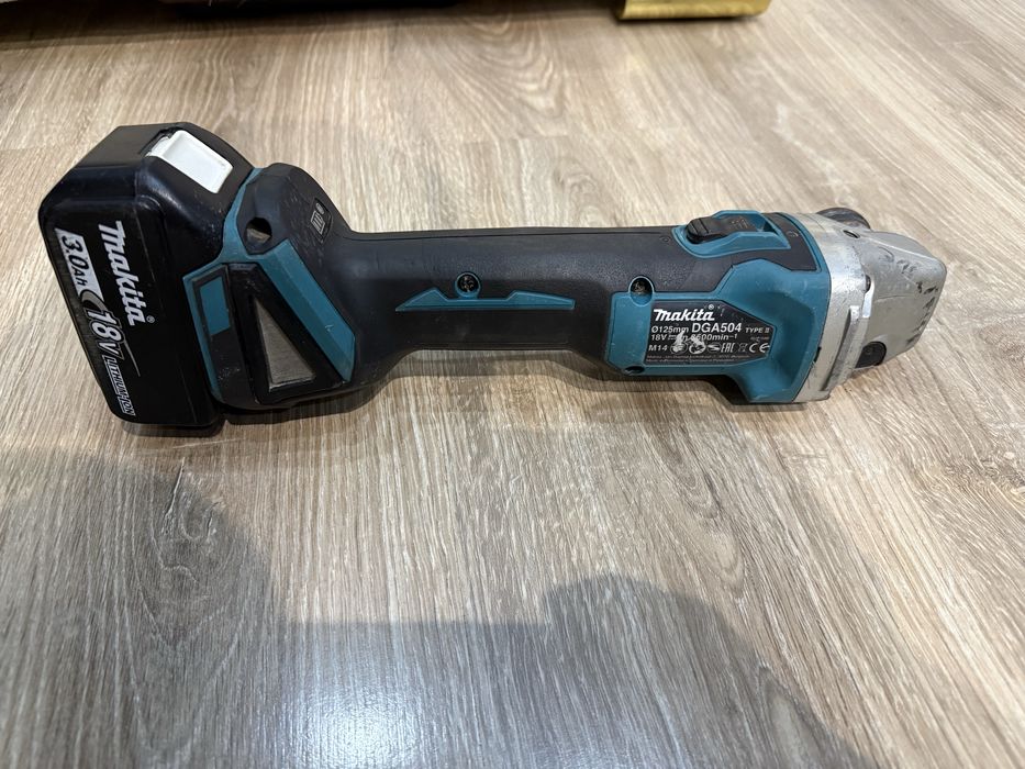 * Makitta DGA504 Аккумуляторная угловая шлифмашина - болгарка (УШМ)